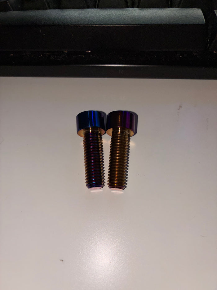 Surron Style Triangle Bolts